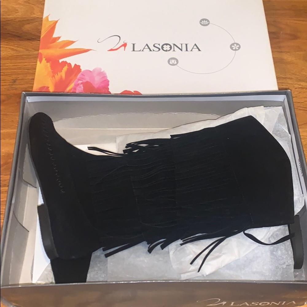 Lasonia 3 Layer Fringe Boots